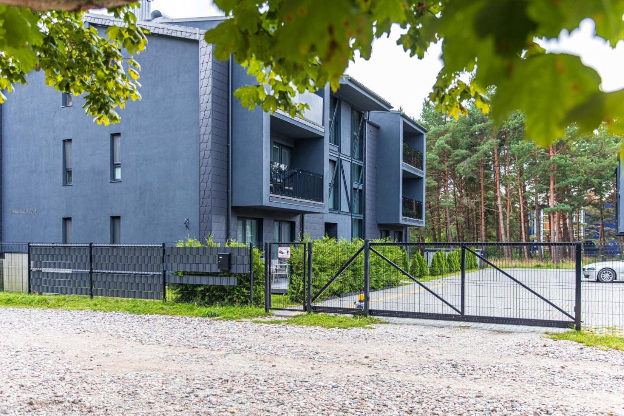 Sunny Pines Apartment Паланга Экстерьер фото